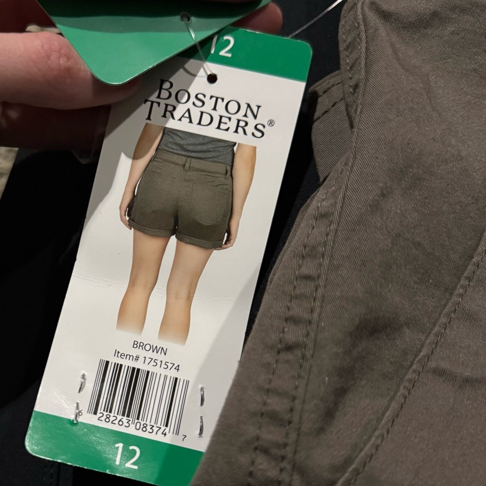 NWT Boston Traders Women's Cargo Shorts 12 - Picture 7 of 7